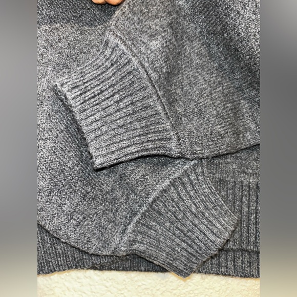 Gently use women’s long sleeve zipper collar X small - Picture 7 of 7